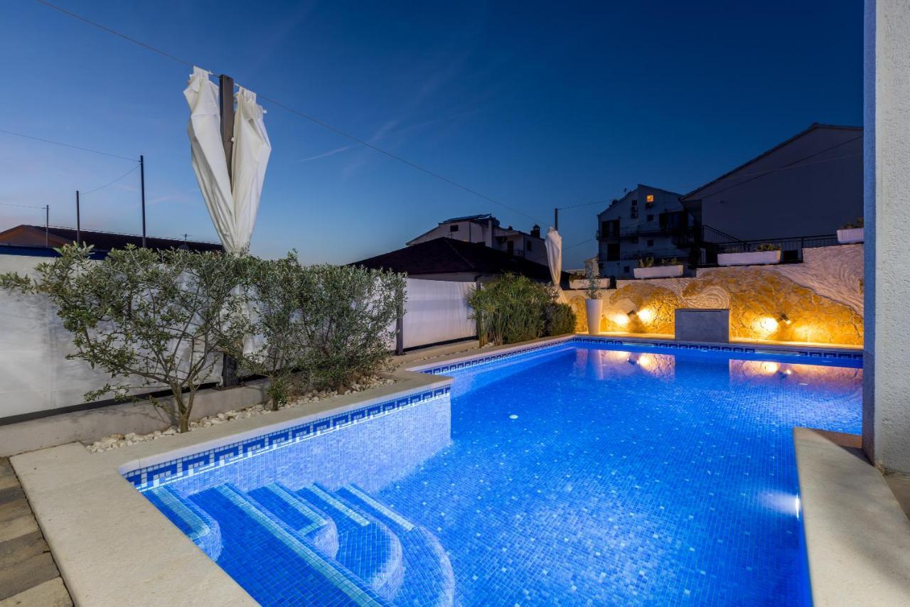 Villa Costa Blu With Pool By The Sea Trogir Extérieur photo