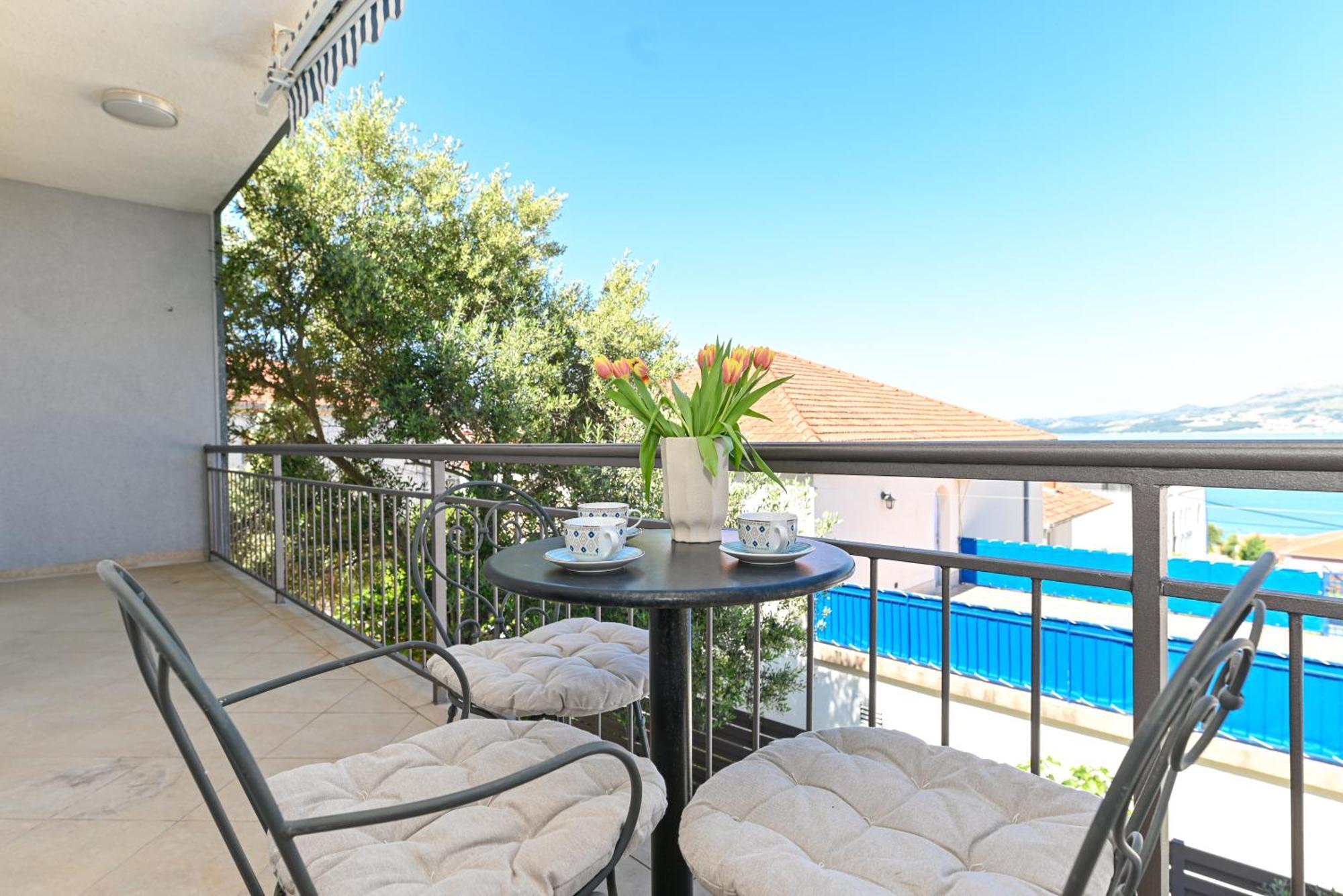 Villa Costa Blu With Pool By The Sea Trogir Extérieur photo
